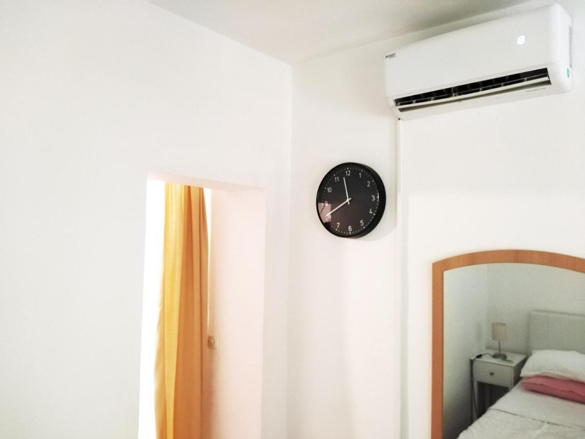 Studio Apartment Blue Window บีโอกราดนาโมรู ภายนอก รูปภาพ